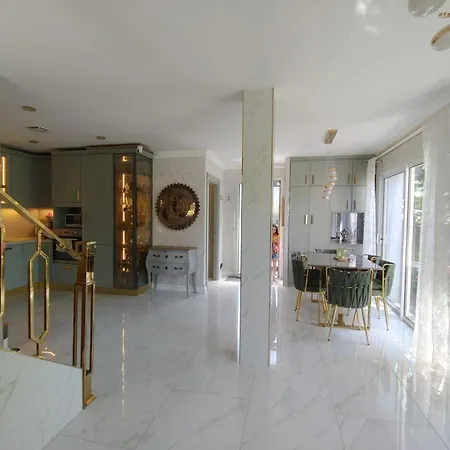 Angelina La Baule-Escoublac