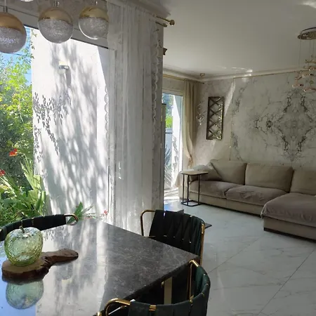 Villa Angelina *